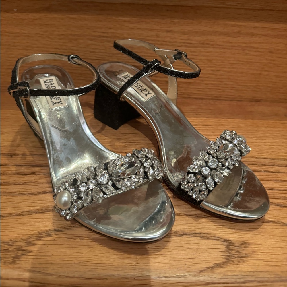 Rhinestone Jewel Badgley Mischka w/ black glitter block heels. Size 6.5